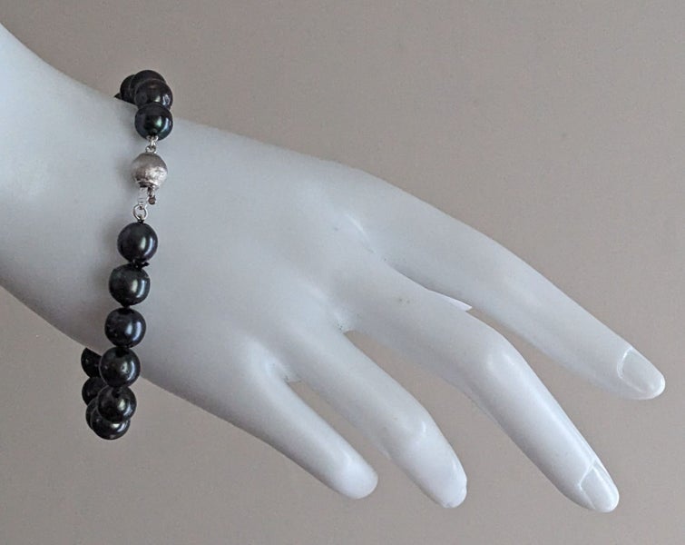 9mm Tahitian Sea Peacock Black Green Round Pearl Bracelet 20cms Carousel 2