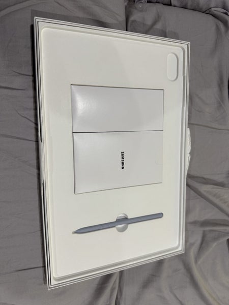 Samsung Galaxy Tab S10 Ultra (Wi-Fi 256GB) + Book Cover Keyboard Slim (AI Key) Carousel 2