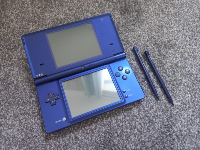 !! Dark Blue Nintendo DSi !! Carousel 1