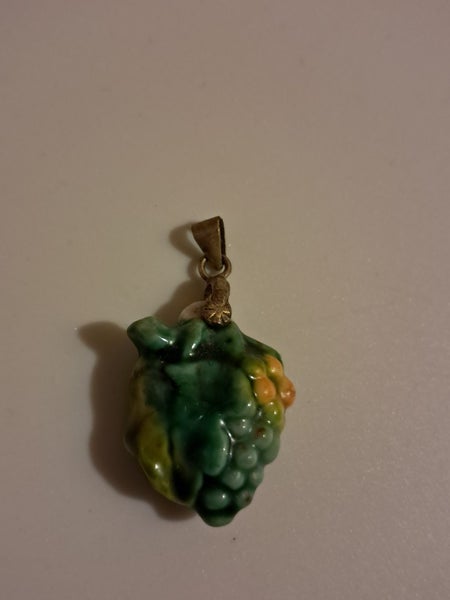 Vintage porcelain grapes gold pendant Carousel 4