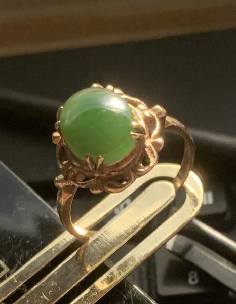 Lucky dark Jade vintage cocktail ring 9ct gold. Carousel 1