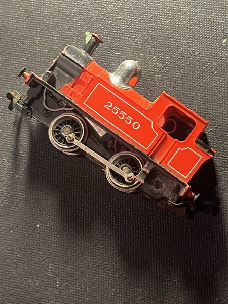R30341 HORNBY 70TH : 0-4-0 25550 LIMITED EDITION Carousel 1