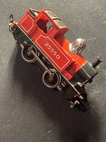 R30341 HORNBY 70TH : 0-4-0 25550 LIMITED EDITION Carousel 2