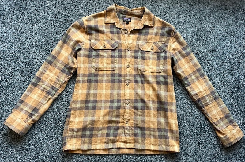 Patagonia mens organic cotton mid weight medium sized Fjord flannel shirt Carousel 1