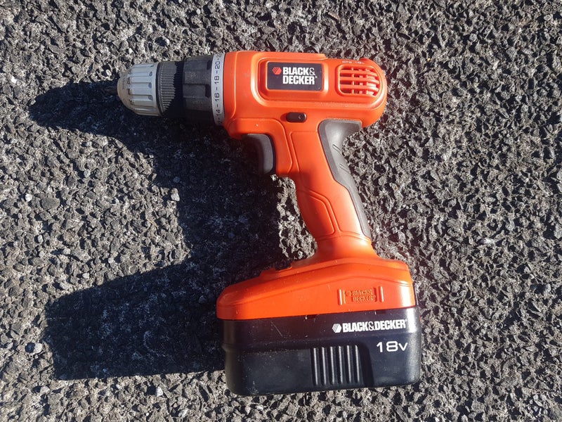Black & Decker 18V Power Drill Carousel 1