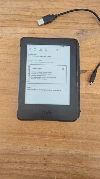 Amazon Kindle Paperwhite (7th Generation, 2015) – E-Reader + Case + Charging Cab Carousel 2