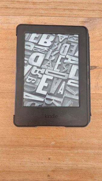 Amazon Kindle Paperwhite (7th Generation, 2015) – E-Reader + Case + Charging Cab Carousel 1