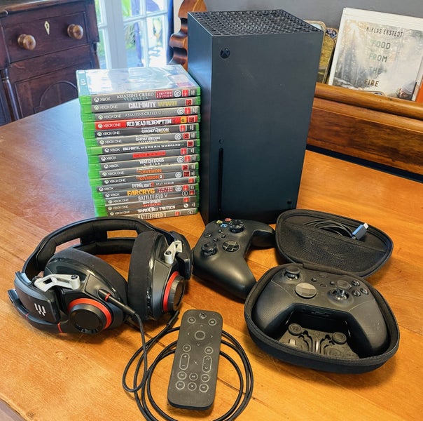 Xbox series X bundle inc. Elite 2 controller Carousel 1