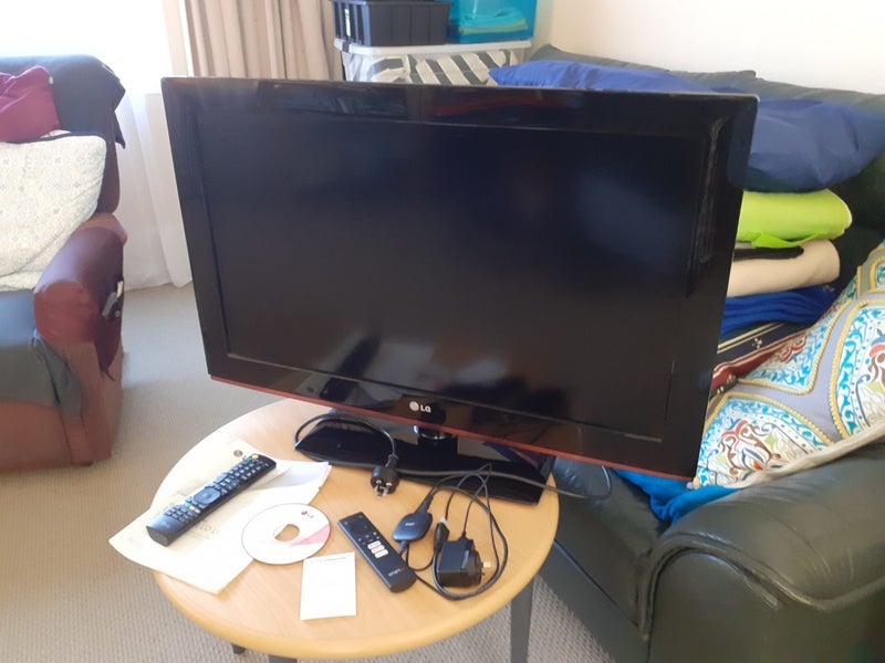 LG TV - 32 inch Carousel 1