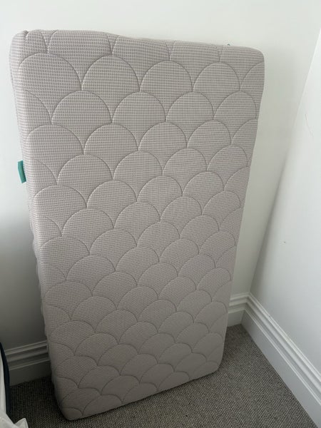 Growbright Airnest cot mattress Carousel 1