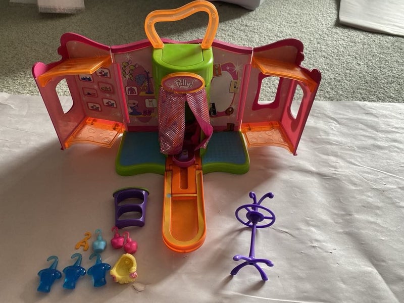 Polly Pocket doll Quick Click (Quik Clik) magnetic boutique dressing room Carousel 2