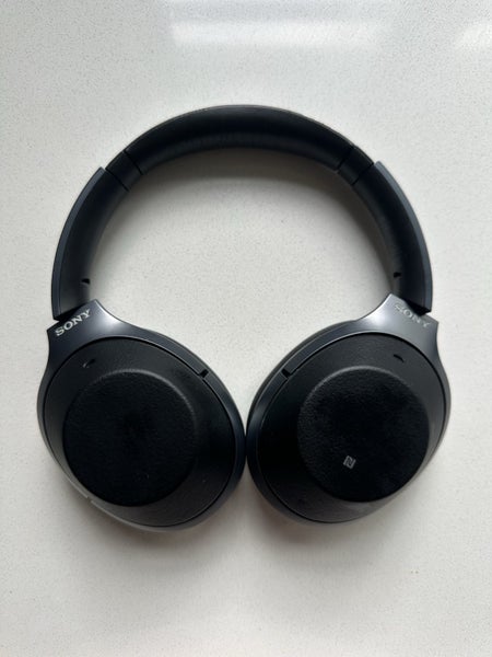 Sony WH-1000XM2 - Black Carousel 2