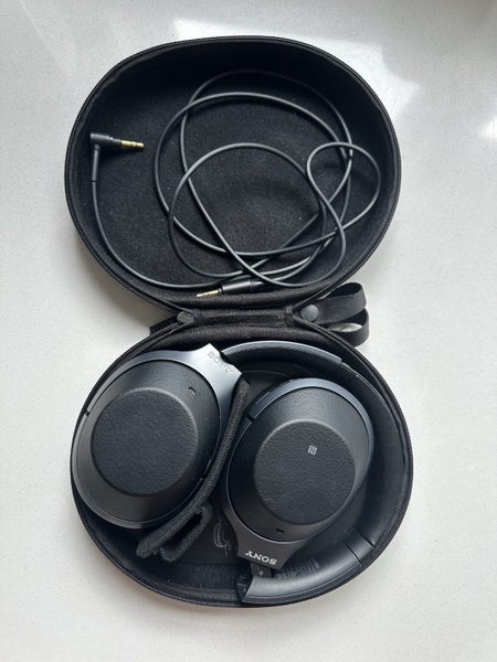 Sony WH-1000XM2 - Black Carousel 1