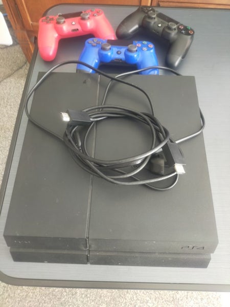 Ps4 console+ controllers Carousel 1