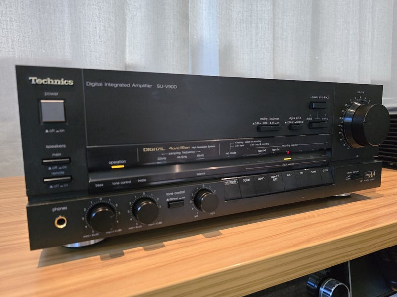 Technics SU-V90D Digital Amplifier Carousel 1