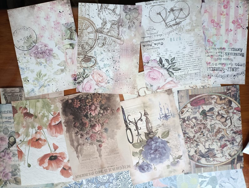 Retro, vintage Scrapbooking decorative Paper 60 Sheets. set 3 Carousel 7