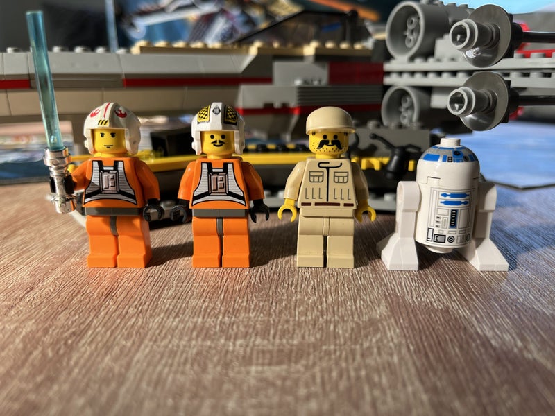 LEGO Star Wars #7140 X-wing Fighter Carousel 2