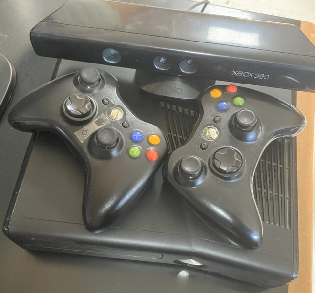 Xbox 360 Console 500GB + Games + Controllers + Kinect Carousel 1