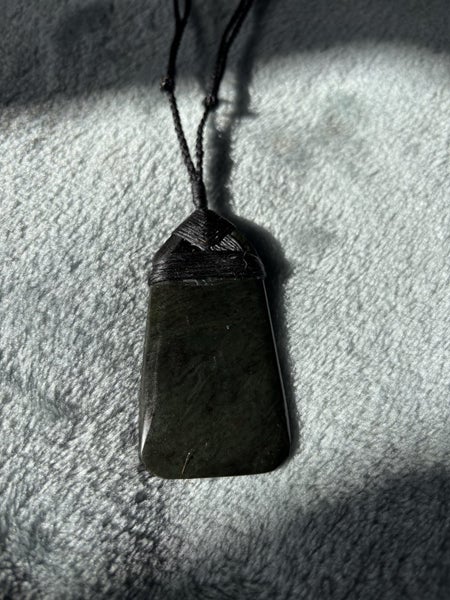 Pounamu toki Carousel 1