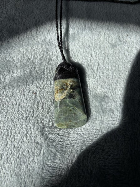 Pounamu toki Carousel 1