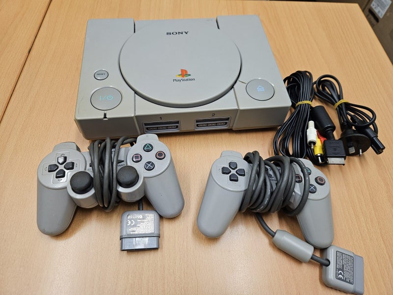 Playstation 1 + Controllers + Games + Carry Bag Carousel 1