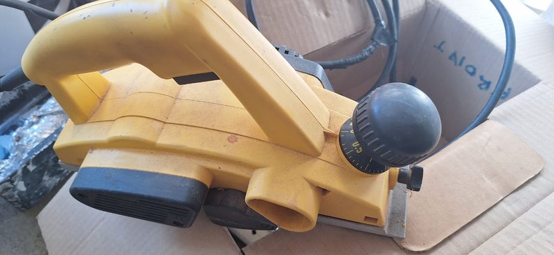 DeWalt planer DW680 Carousel 4