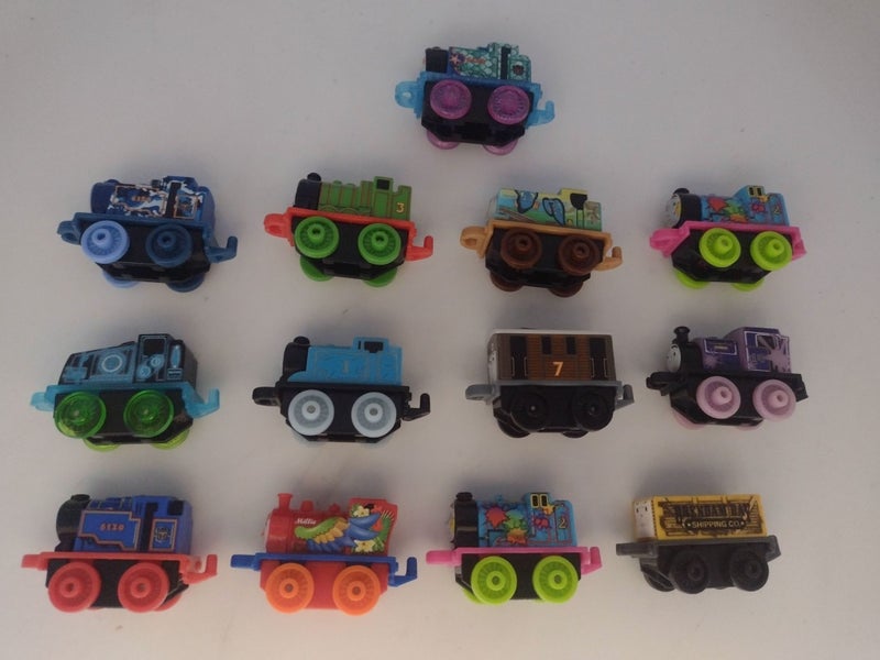 Thomas the tank engine mini trains x13 - plastic Carousel 1