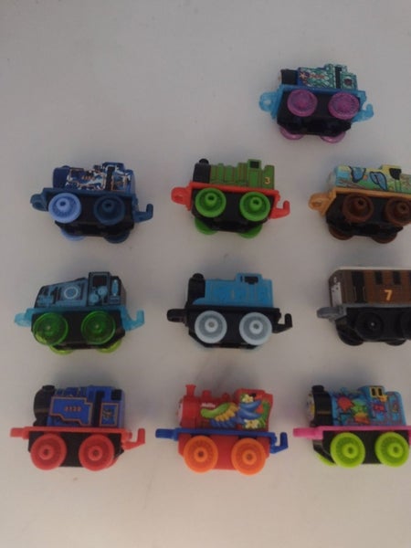 Thomas the tank engine mini trains x13 - plastic Carousel 2