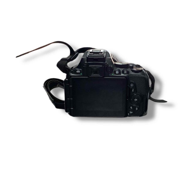 NIKON CAMERS D5500 WITH CARRY BAG Carousel 2