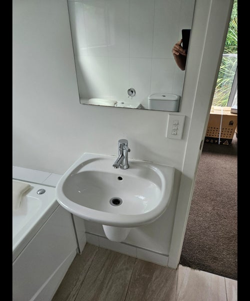 complete bathroom Carousel 17