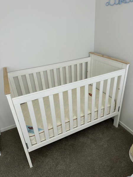 Grotime Legacy 4 in 1 cot and mattress Carousel 2