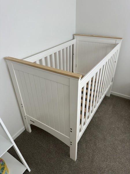 Grotime Legacy 4 in 1 cot and mattress Carousel 1