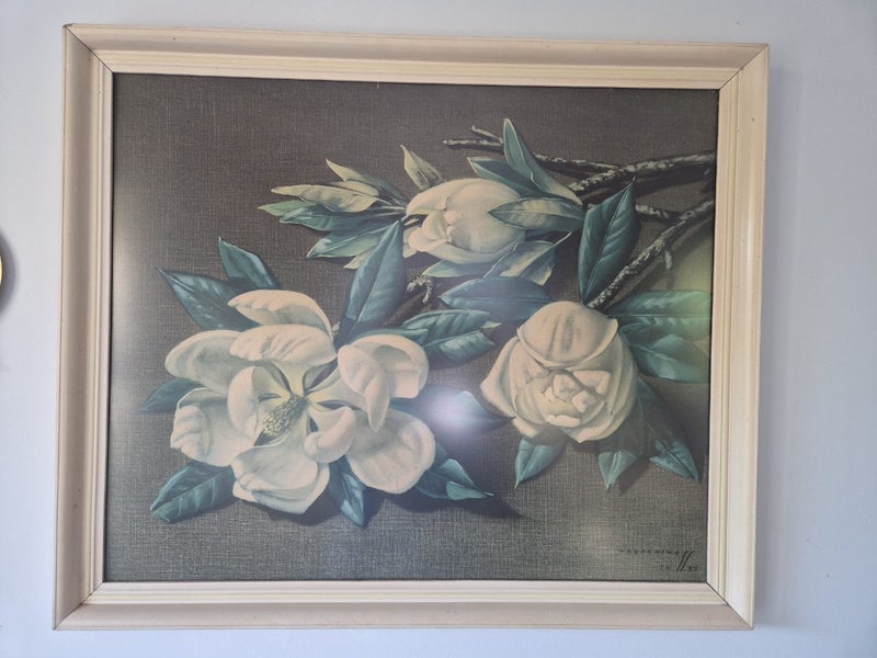 Tretchiko Magnolia print in Frame Carousel 1