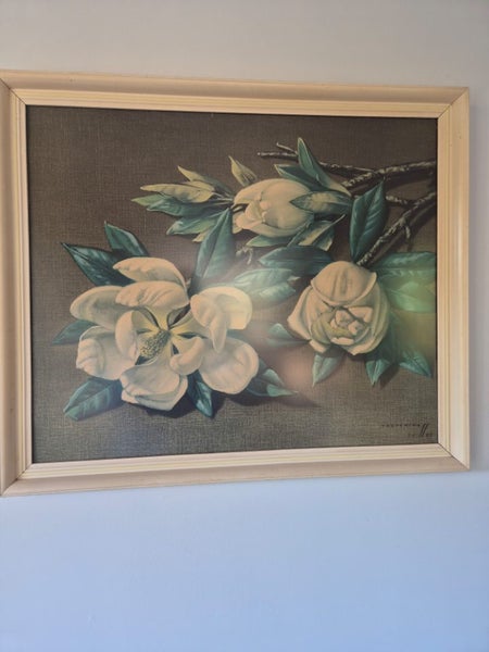 Tretchiko Magnolia print in Frame Carousel 2