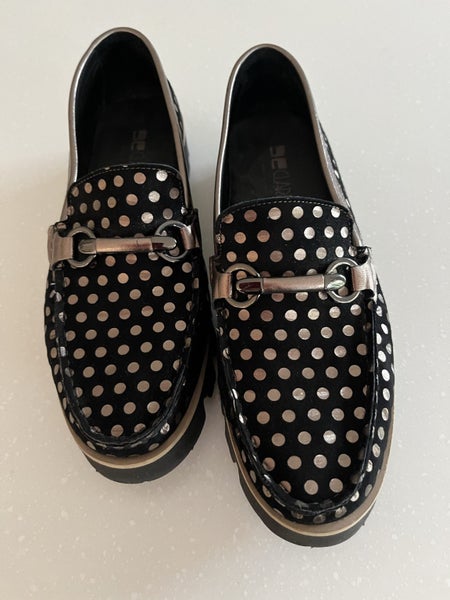 Women’s shoes Carousel 1