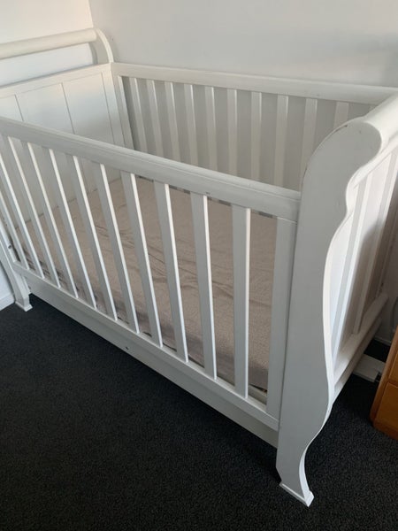 White Cot $1res Carousel 2