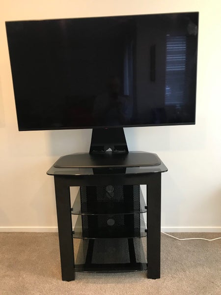 Sanus TV stand Carousel 2
