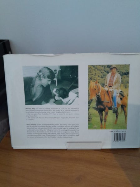 Mrs Windyflax and the Pungapeople by Barry Crump/Murray Ball (First Edition) Carousel 2