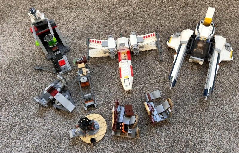Bulks Lego - Easily over 25sets Carousel 20
