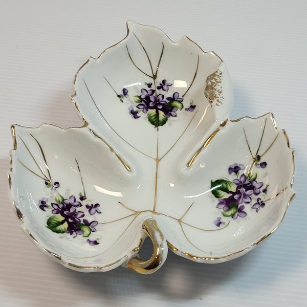 Vintage Napco Japan Leaf Shape floral Dish Gold Rim62941446473985110