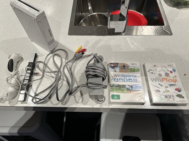 Nintendo Wii Console original - no controllers Carousel 1