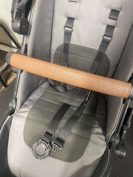 Edwards & Co Oscar Mx Pram with Extras Carousel 2