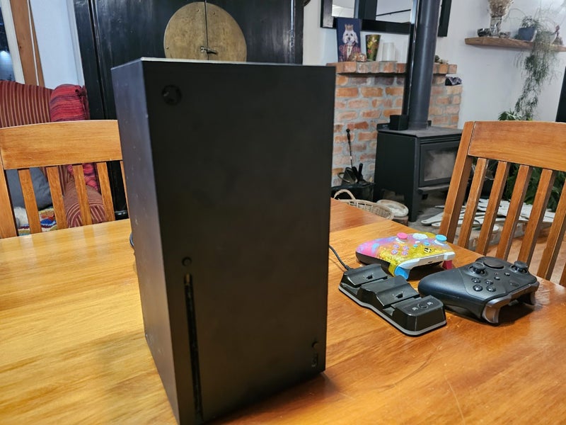 Xbox Series X 1TB + Elite Series 2 + Forza Controller + Dual Charger Stand Carousel 2