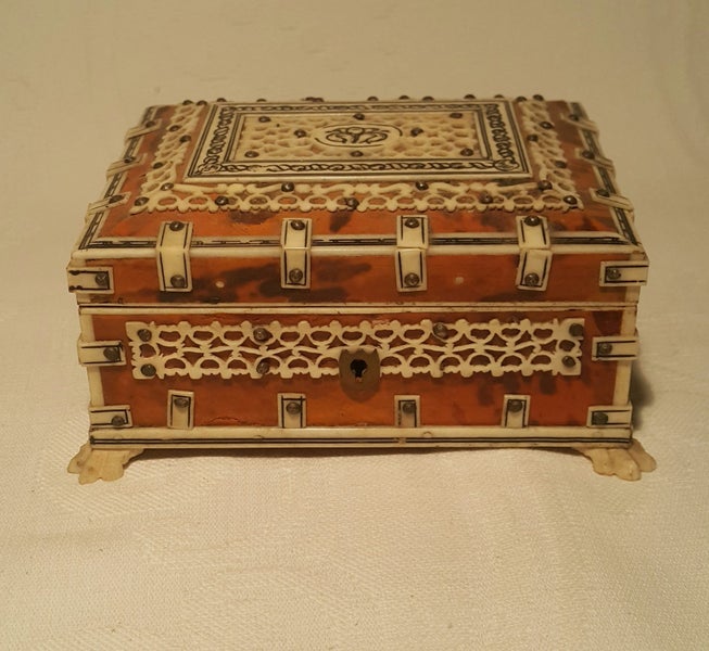 __ Rare Antique Tortoise Shell & Bone Jewel Box __ Carousel 1