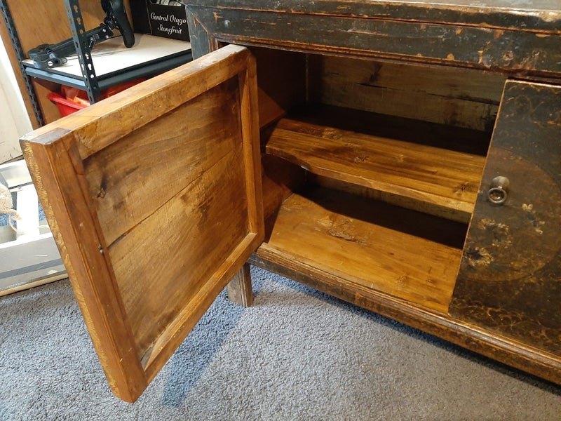 Cabinet Carousel 8