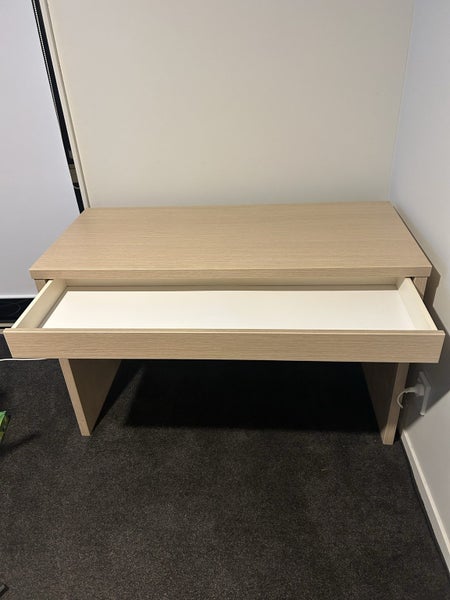 Desk Carousel 2