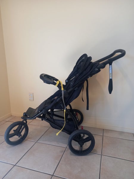 Mountain buggy pram Carousel 1