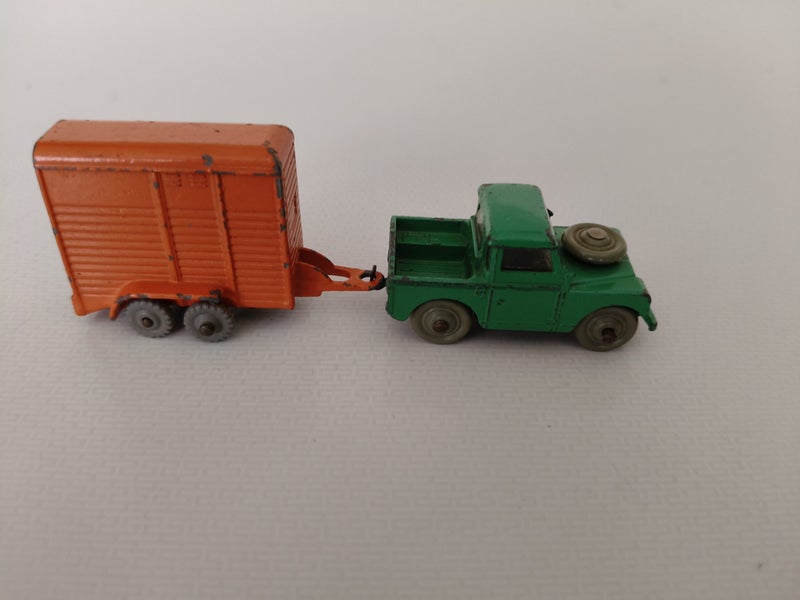 Dinky Dublo # 073 Land Rover/Smiths Horse Trailer Carousel 2
