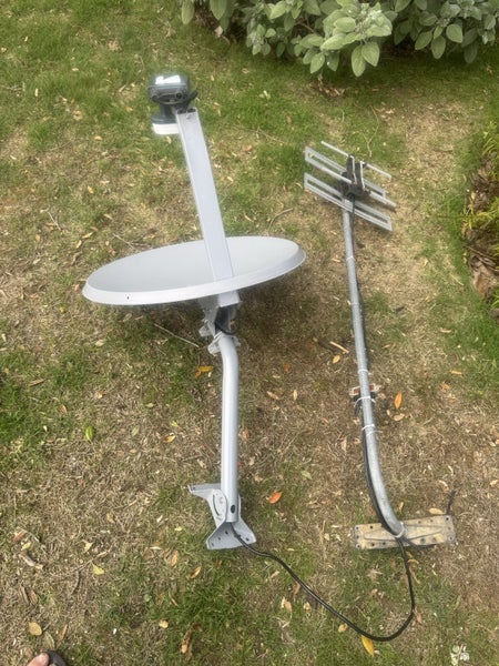 Sky dish and tv aerial Carousel 1