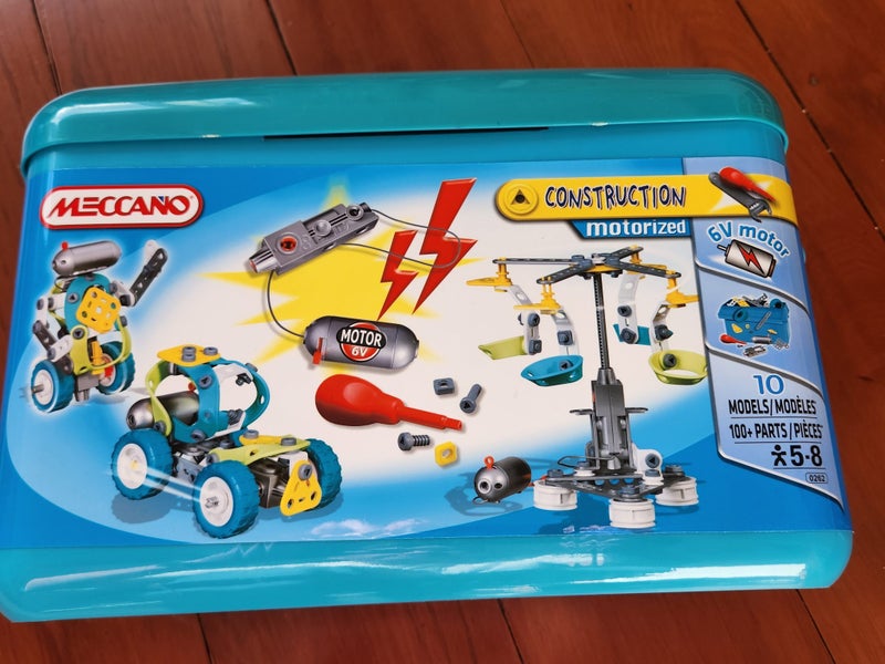 Meccano motorised construction set Carousel 1